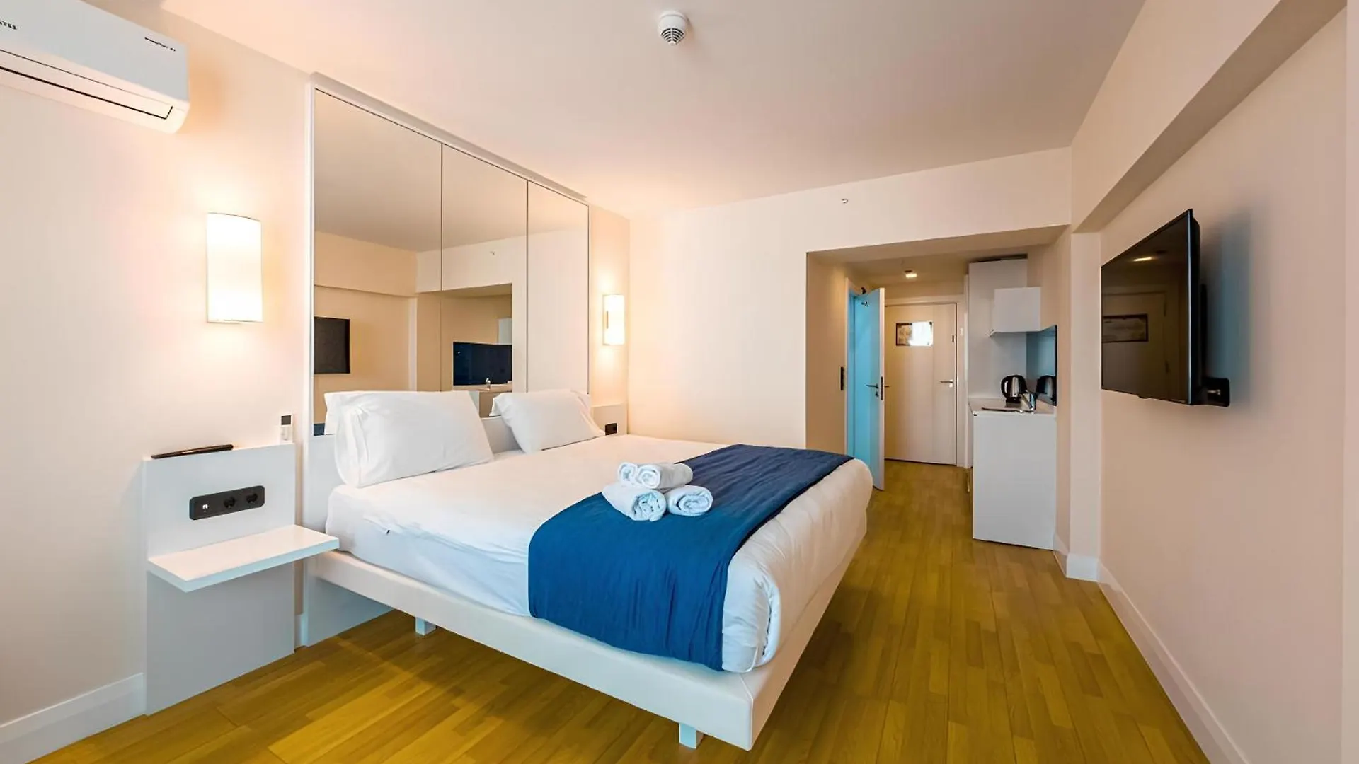 Sea View Panoramic Suite Orbi City Batumi 0*,